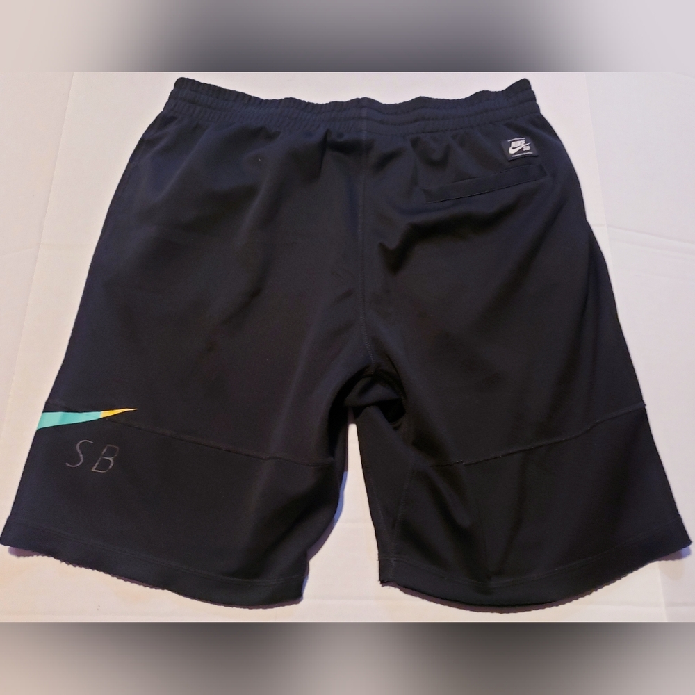 Nike SB Athletic Shorts Mens XL - Picture 2 of 5